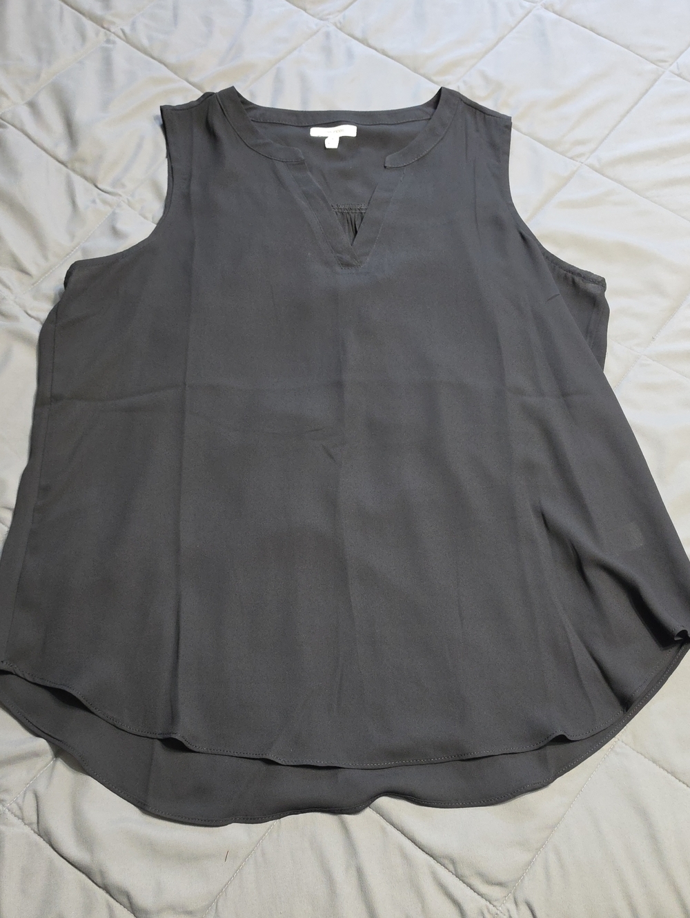 Maurices Sleeveless V-Neck Tank Top in Charcoal